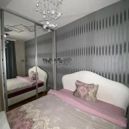Sonja Stari Aerdrom Apartamento *